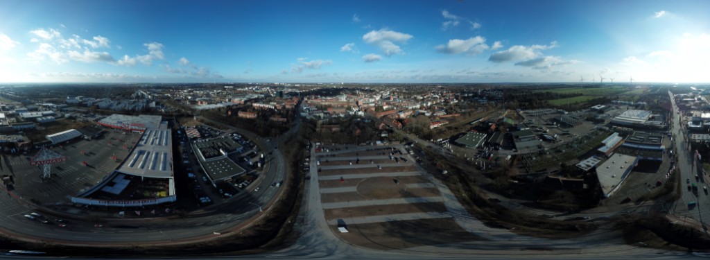 Hamburg-Bergedorf
Frascati-Platz
- aus 100m Höhe -
zum Öffnen HIER klicken