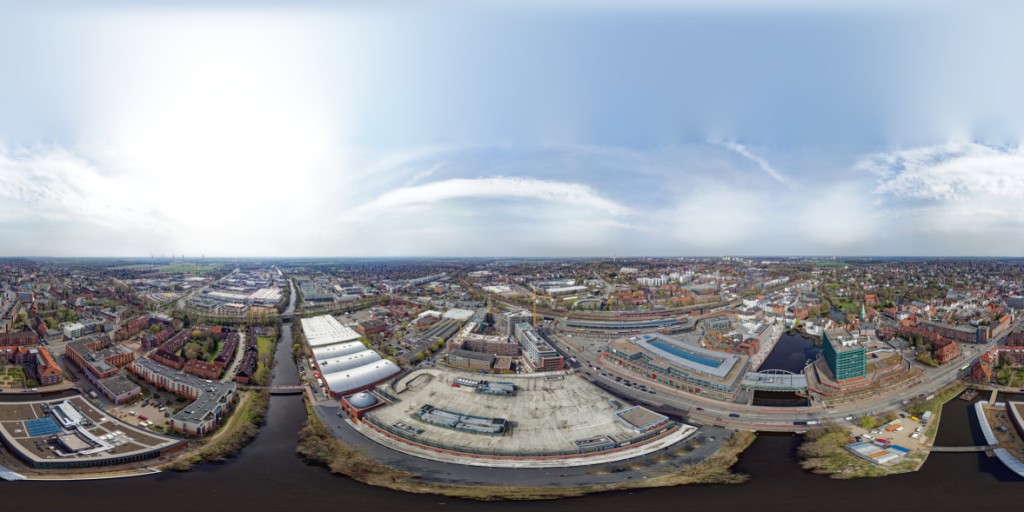 Hamburg-Bergedorf
Schleusengraben, Serrahn, CCB,
Körberhaus (ehem. Lichtwarkhaus)
zum Öffnen HIER klicken